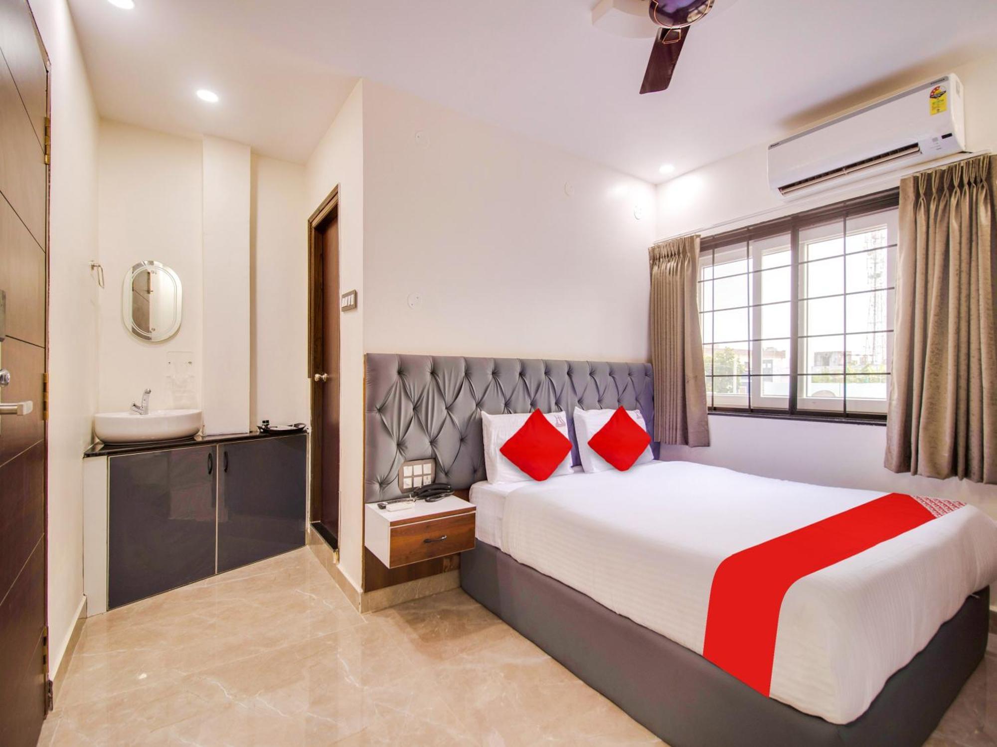 Hotel O Rr Residency Khammam Kültér fotó
