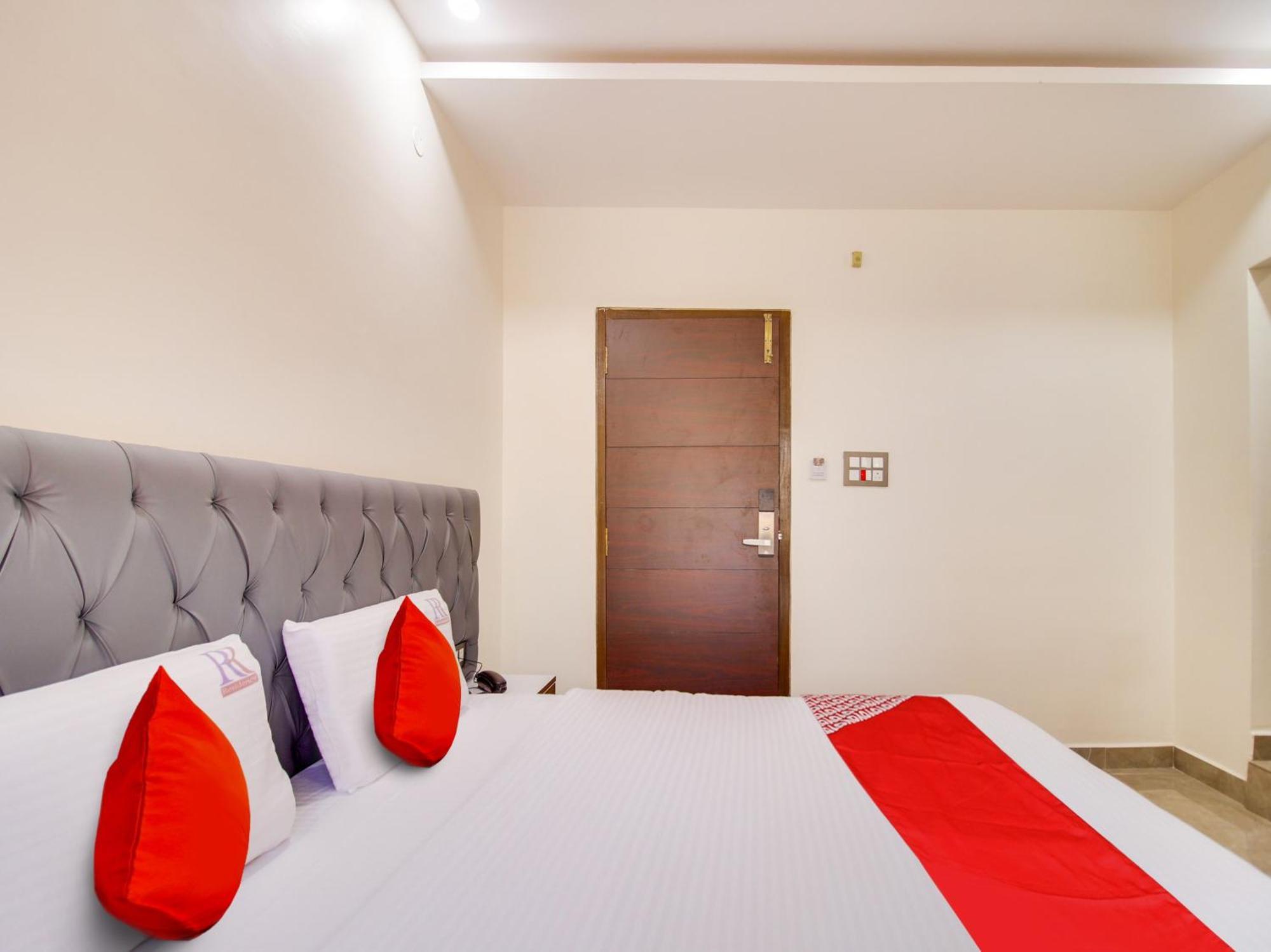 Hotel O Rr Residency Khammam Kültér fotó